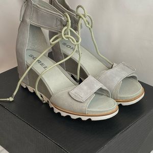 Sorel Joanie Ankle Lace wedge sandal in the color Dove.